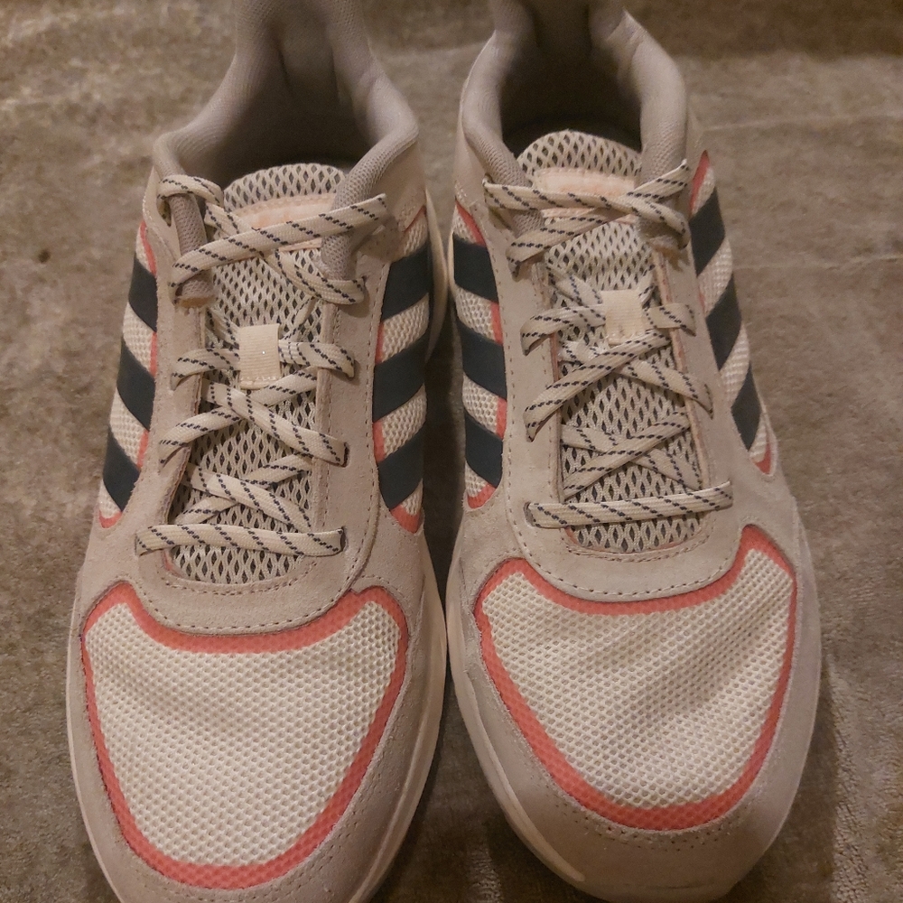 ADIDAS woman's 90 Valasian size 8.5